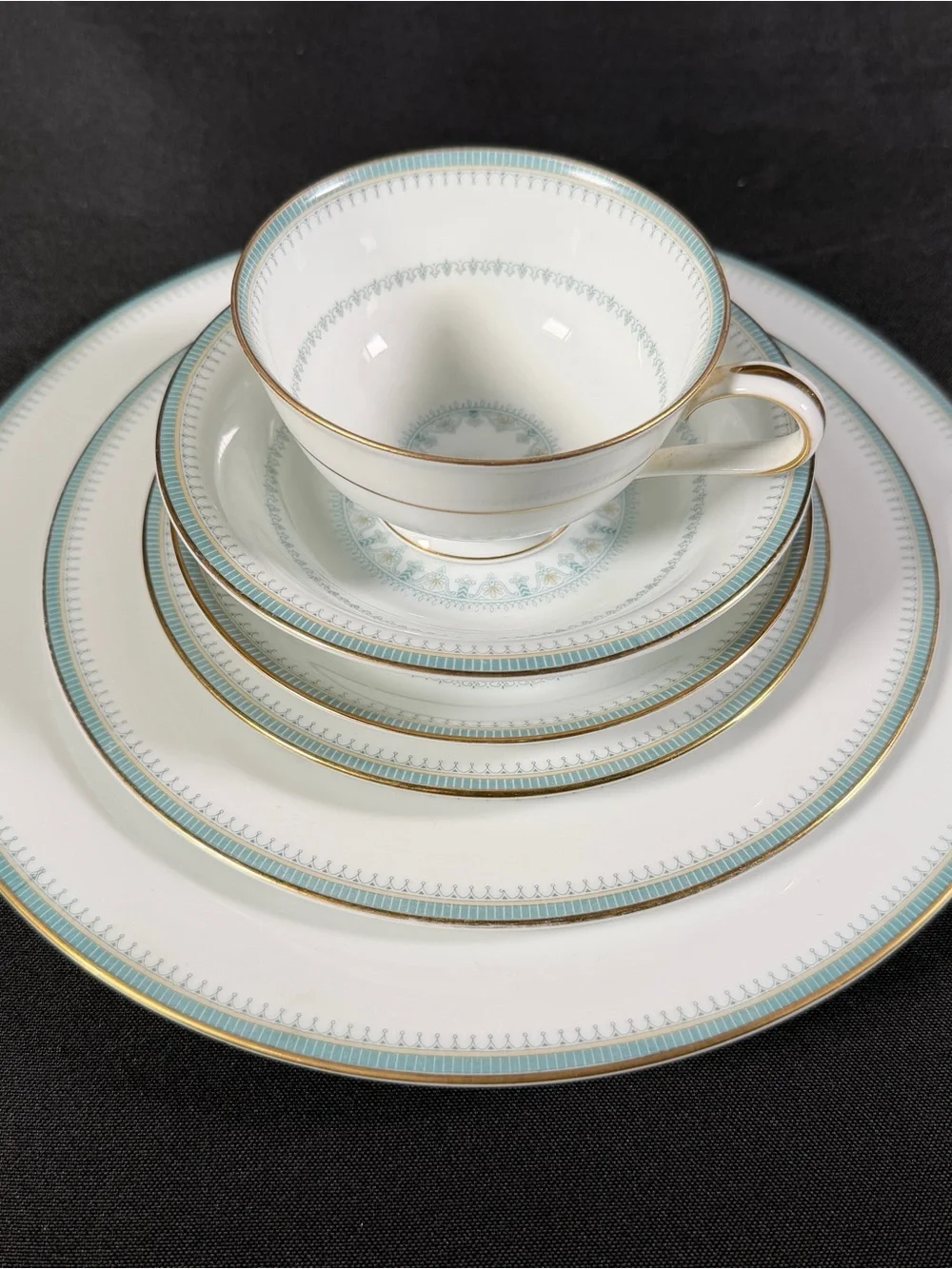 Noritake Maya Fine China 6 piece Place-setting MCM geometric pattern